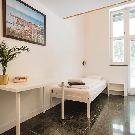 アパート Lightbox *